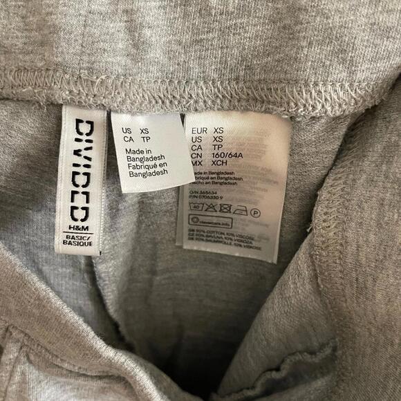 Women's H & M DIVIDED gray lightweight joggers XS - Picture 3 of 3